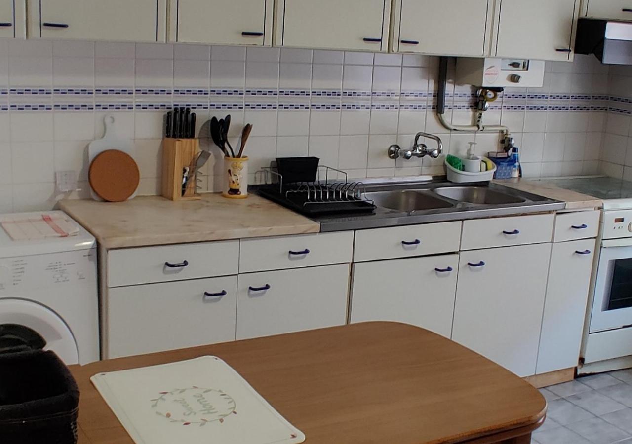 Chill House Apartment Фигейра да Фош Екстериор снимка