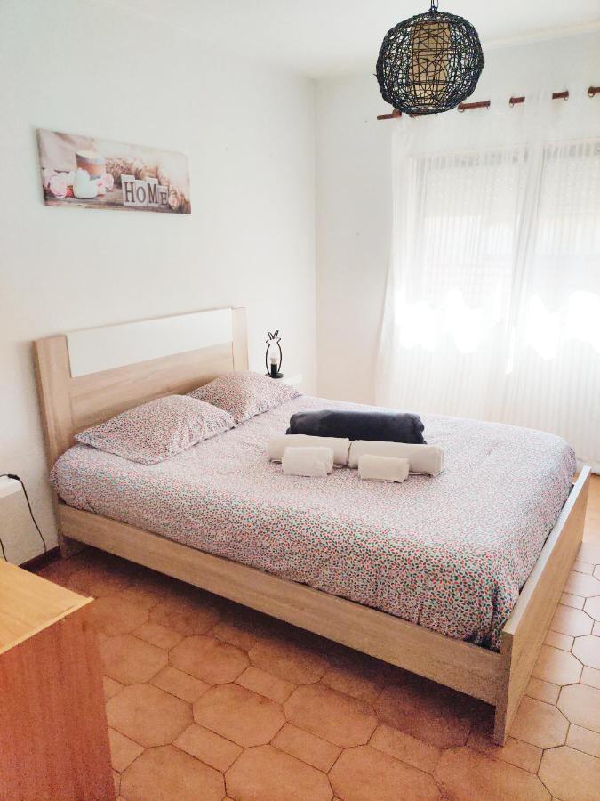 Chill House Apartment Фигейра да Фош Екстериор снимка