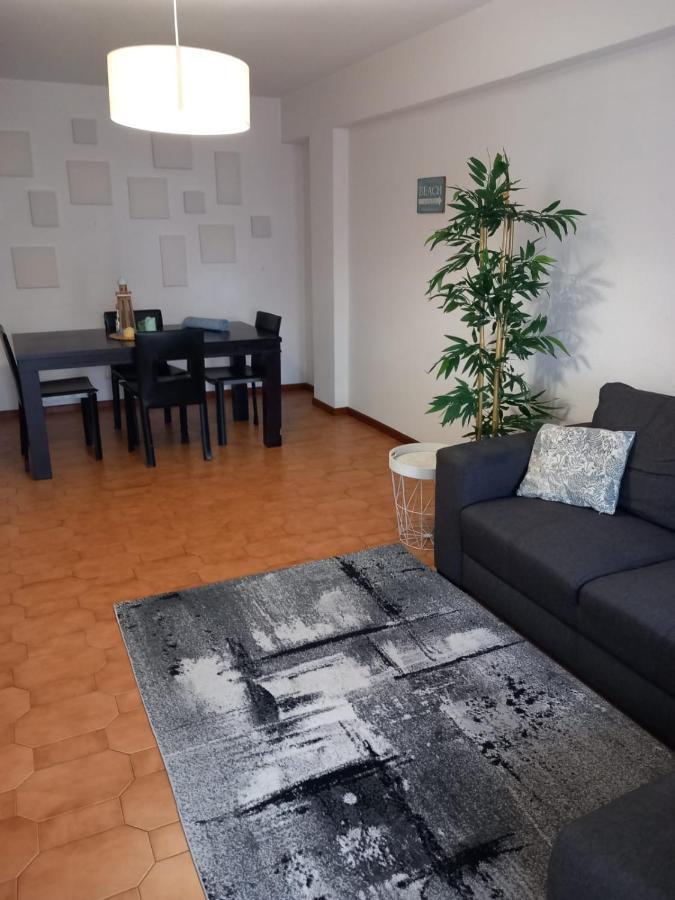 Chill House Apartment Фигейра да Фош Екстериор снимка